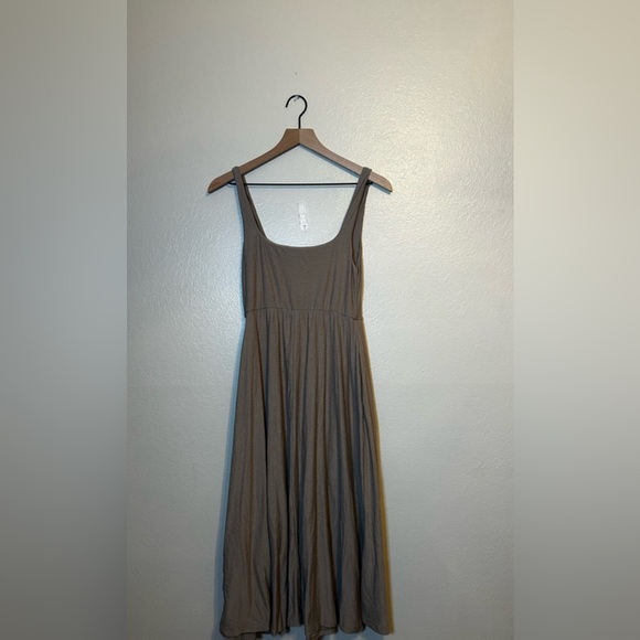 Beyond Yoga Taupe Midi Dress - Picture 3 of 5